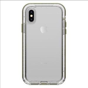 iPhone XR forest green lifeproof NEXT case